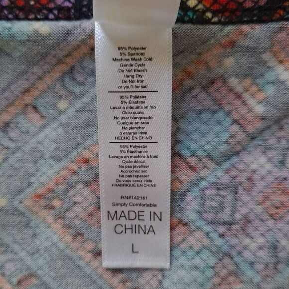 Lularoe Cross Stitch Classic Tee Large - Picture 4 of 4